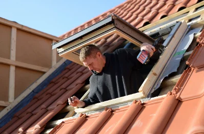Pose de fenêtres de toit Velux à Larroque